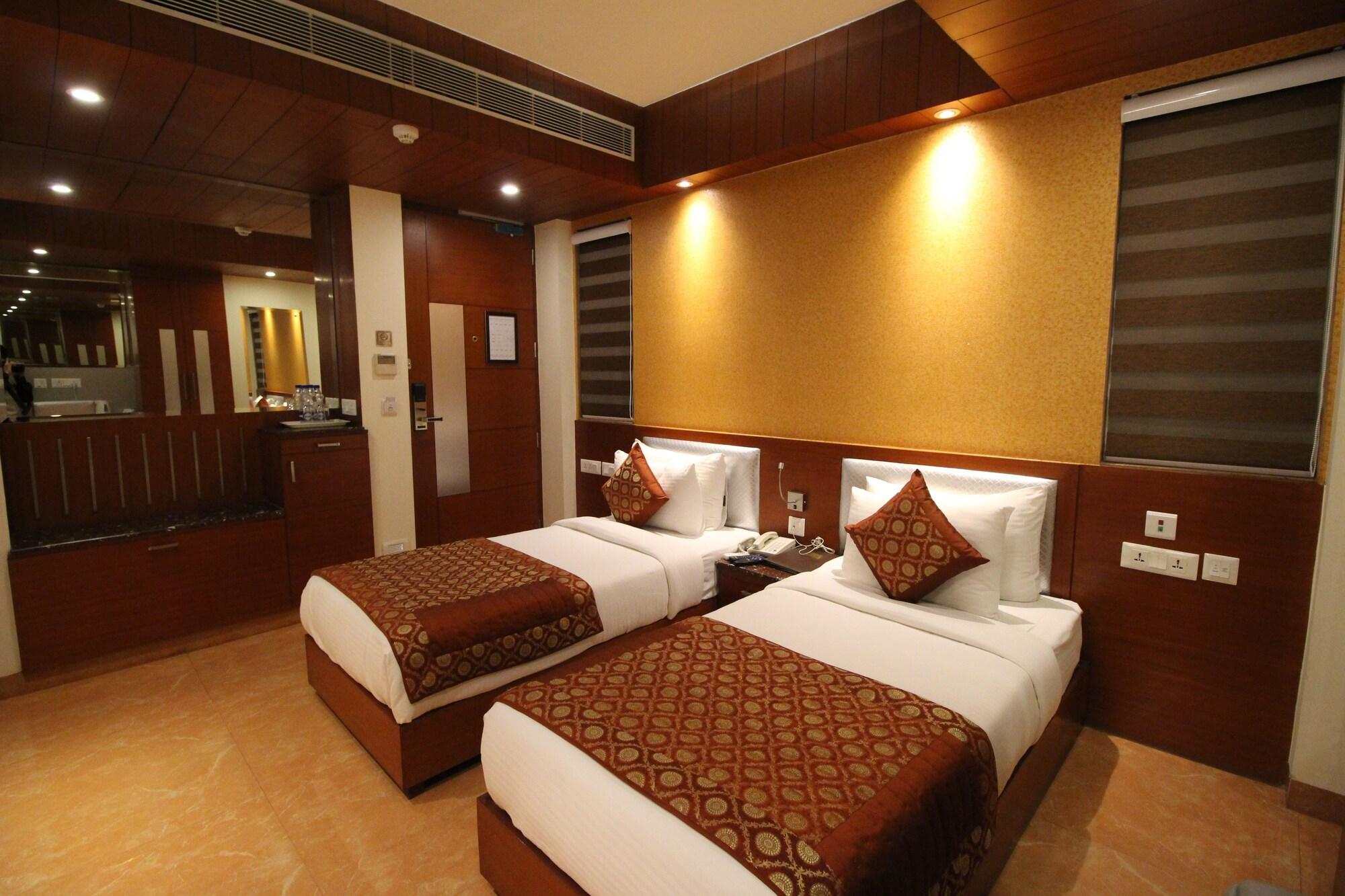 Hotel Golden Grand Delhi  Luaran gambar
