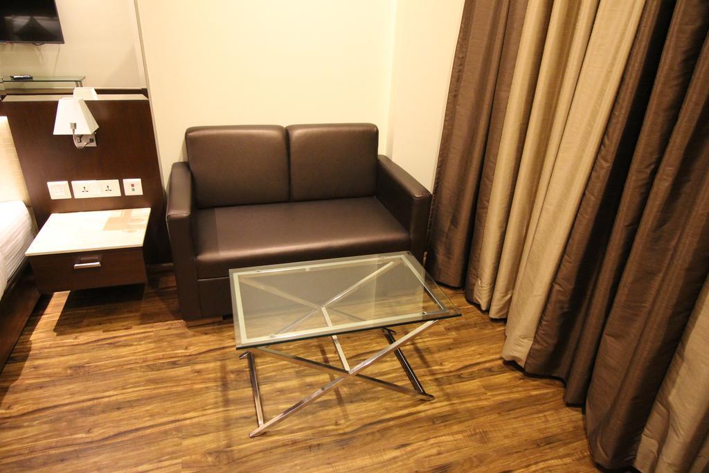 Hotel Golden Grand Delhi  Luaran gambar
